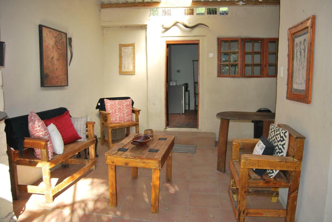 Ikaya Accommodation Psj Port Saint Johnʼs Buitenkant foto